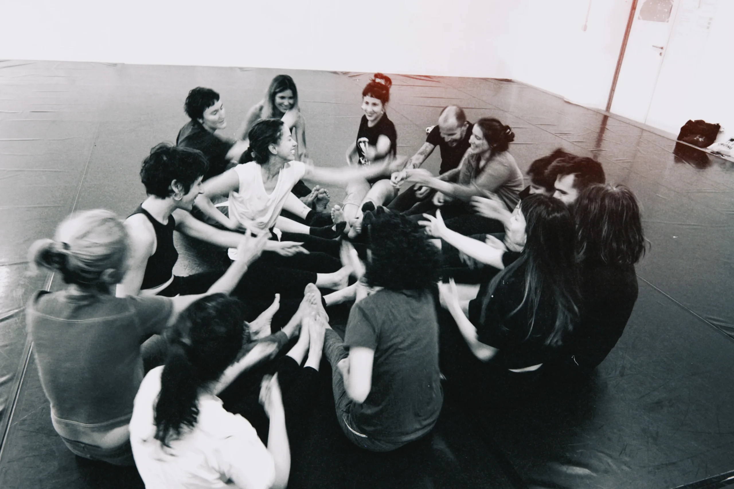 Aulas Regulares no Forum Dança para maiores de 16 anos.